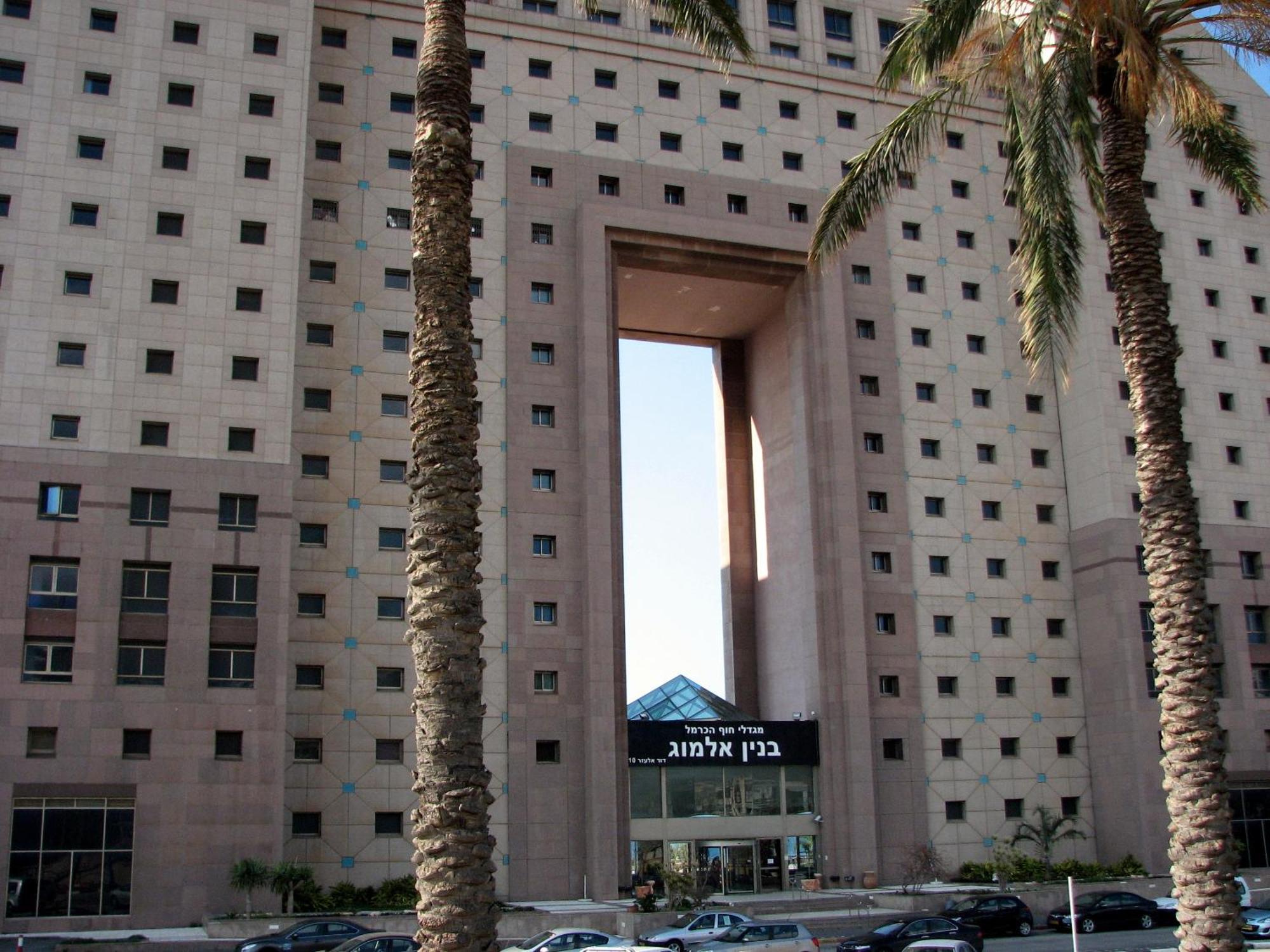 Apartments On The Beach Haifa Exterior foto